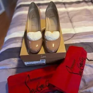 ルブタン  37 1/2  MISS GENA NUDE PATENT Christian Louboutin // Black Patent Leather Miss Gena 85